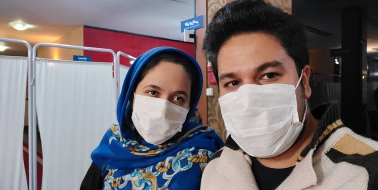 زوج داروساز به‌جای ماه عسل، داوطلب تزریق واکسن ایرانی شدند/ ما همان «بچه‌های مردم» هستیم!