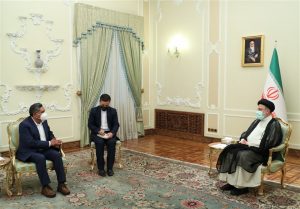 آیتالله رئیسی: مصمم هستیم خارج از اراده مستکبران روابط خود را افزایش دهیم